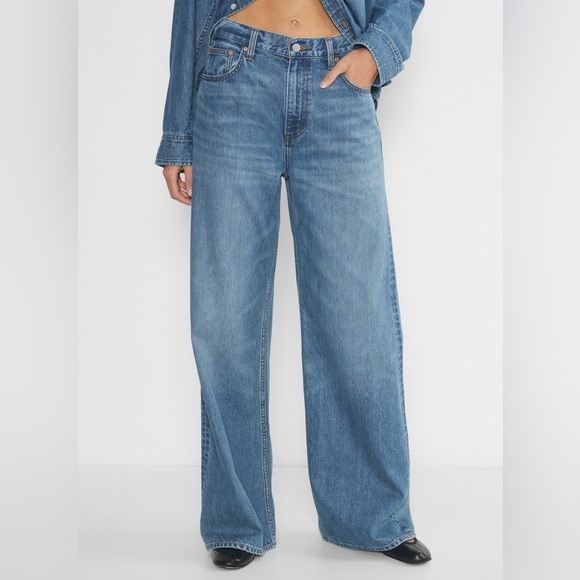 Denim Forum Denim - Denim Forum 90’s Relaxed MidRise Wide Leg Jeans in 5 Yrs Kiss n Tell Bleu
